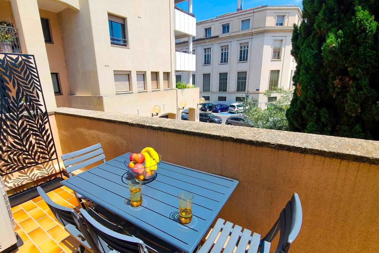 شقة Regard Sur Les Remparts - Terrasse & Parking أفينيون المظهر الخارجي الصورة