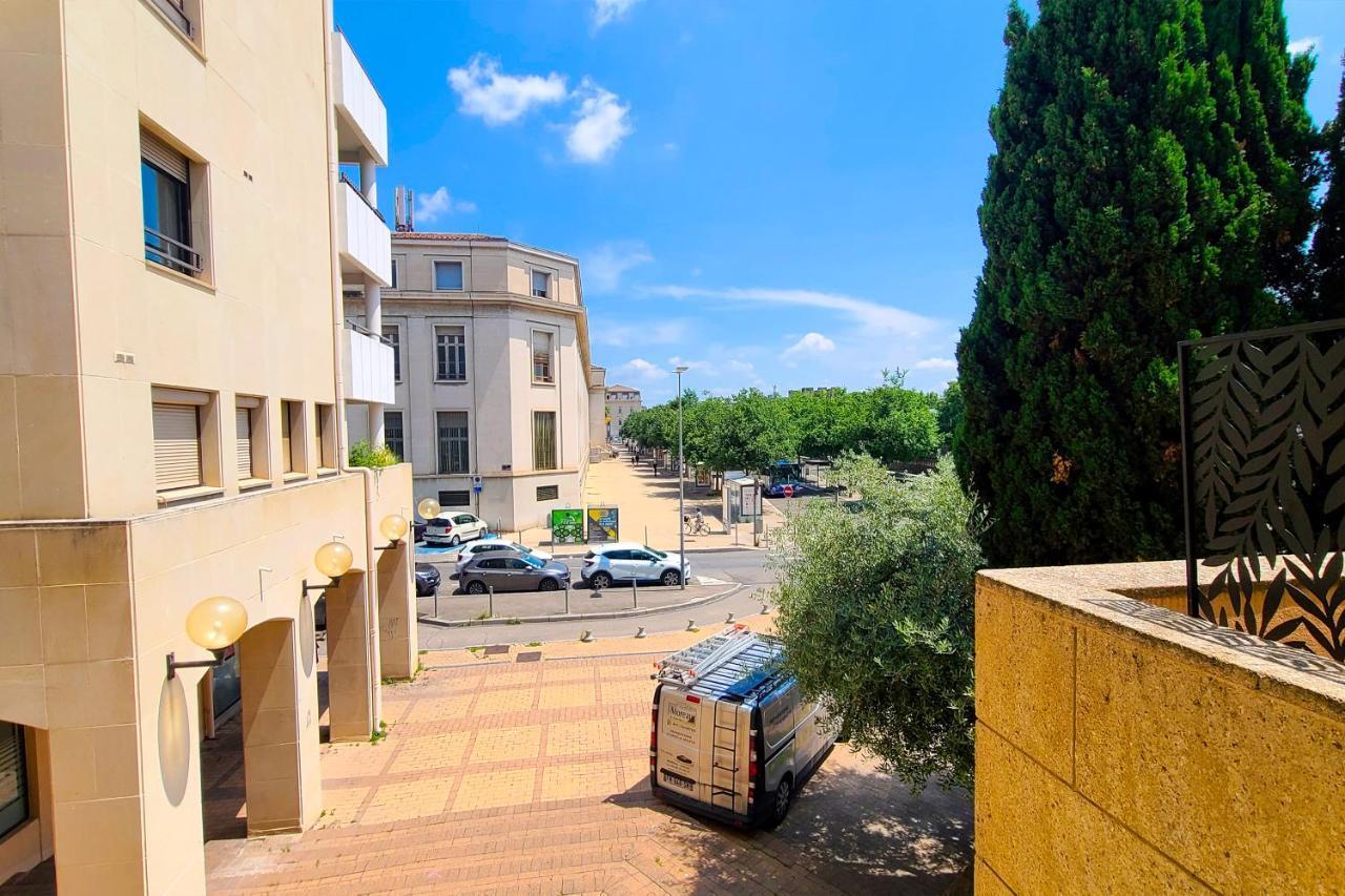 شقة Regard Sur Les Remparts - Terrasse & Parking أفينيون المظهر الخارجي الصورة