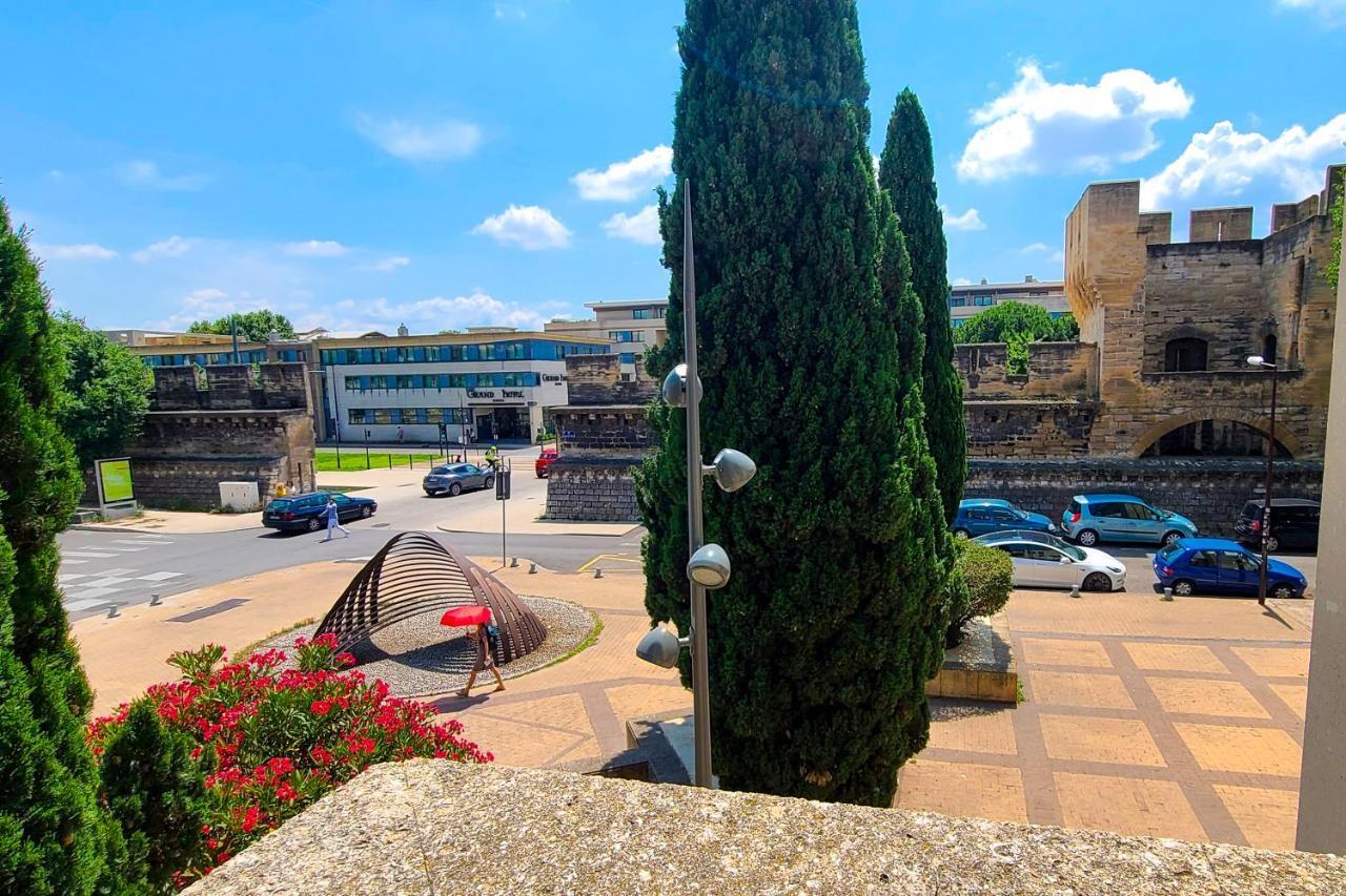 شقة Regard Sur Les Remparts - Terrasse & Parking أفينيون المظهر الخارجي الصورة
